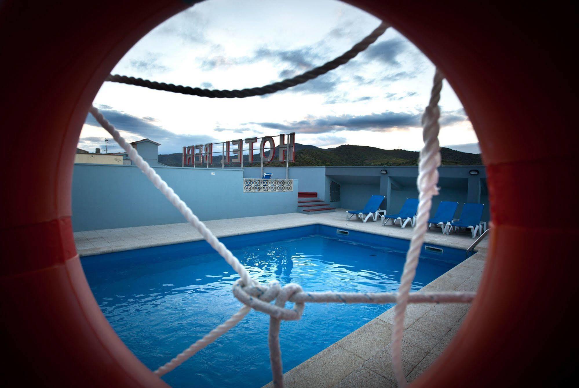 Hotel Beri Llança Exteriér fotografie